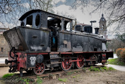 Zaharberritze lanak egingo dira tren lokomotoran